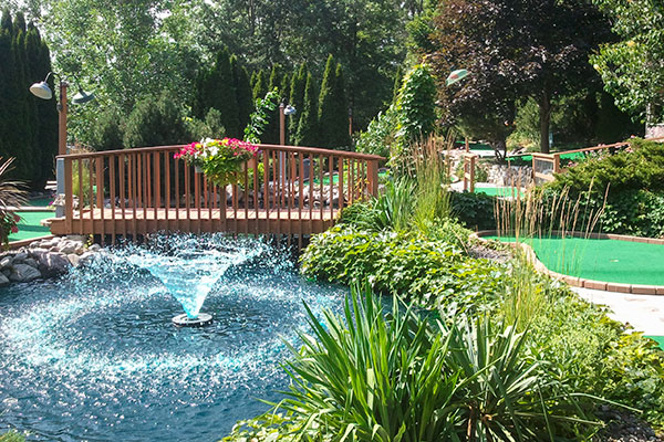 Tom & Jerry's Mini Golf Course bridge and fountain