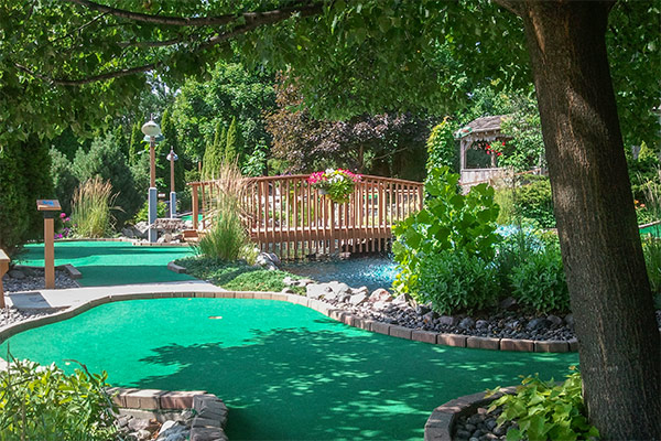 tom-jerrys-mini-golf-stoney-creek-5 tom-jerrys-mini-golf-stoney-creek-5